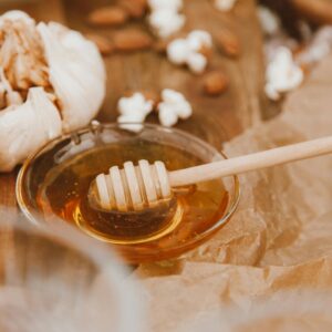 garlic and honey ready to be mixed